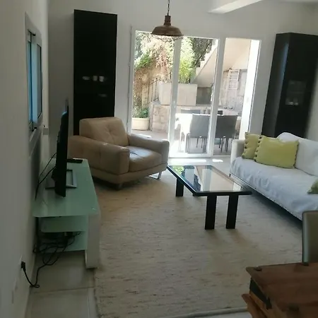 Emplacement Ideal Pour Cette Maisonnette Avec Jardin Et Cuisine D'ete רוקברון-קאפ-מרט